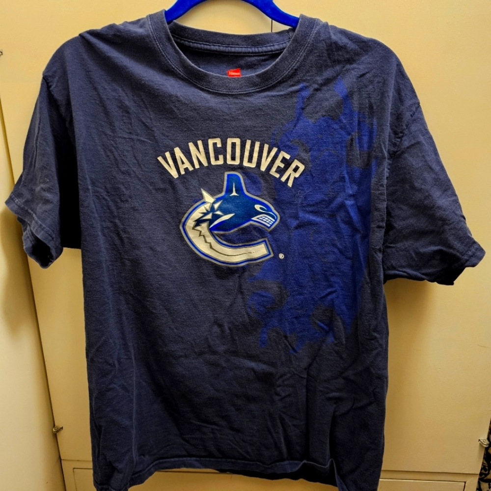 Vancouver Canucks T-Shirt - Size L